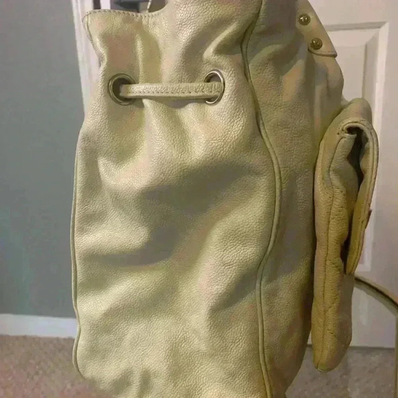 Chanel Pocket in the city tote - Picture 8 of 15